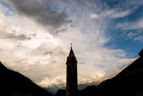 Een kerkje in het Italiaanse landschap