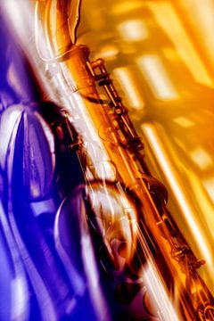 Kleurrijke saxophone in detail 1