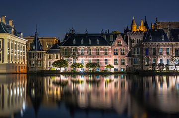 Torentje in Den Haag bij nacht van Ricardo Bouman