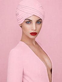 Elegante Frau in Rosa von PixelPrestige
