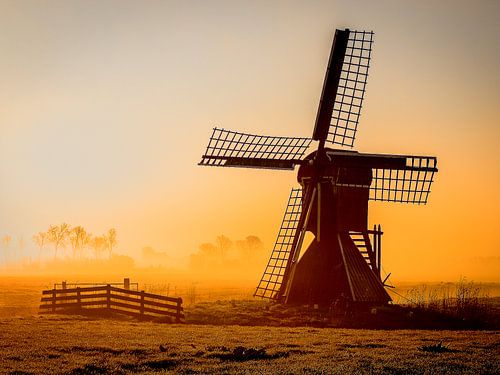 Landschap met molen, Friesland, Nederland.