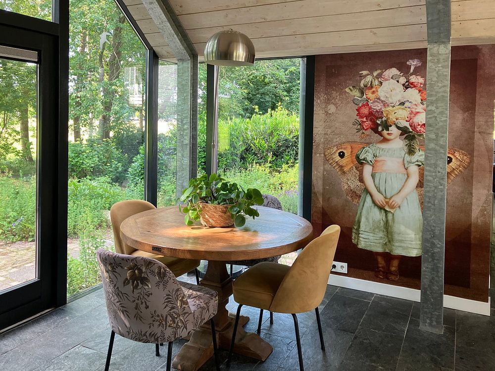 Whispers of the Past  von Marja van den Hurk 