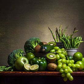 Klassiek stilleven met groene groente en fruit van Emajeur Fotografie