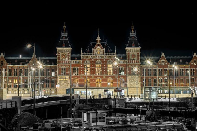 Amsterdam Central Station! by Ronald van Kooten
