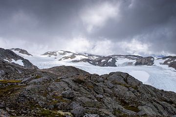 glacier by Sebastian Stef