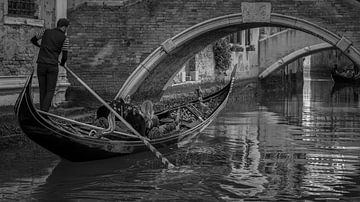 Gondola - Venezia van Teun Ruijters