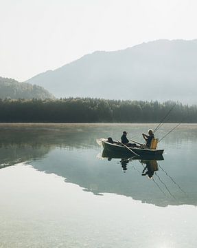 Sonnenaufgang am Bergsee in Bayern von Patrick Schneider