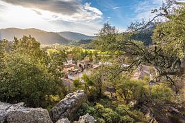 Blick zum Kloster Santuari de Lluc zum Sonnenaufgang, Mallorca