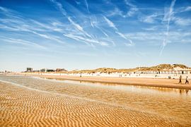 Strand tussen Koksijde en Oostduinkerke op een prachtige dag 02 van Manuel Declerck