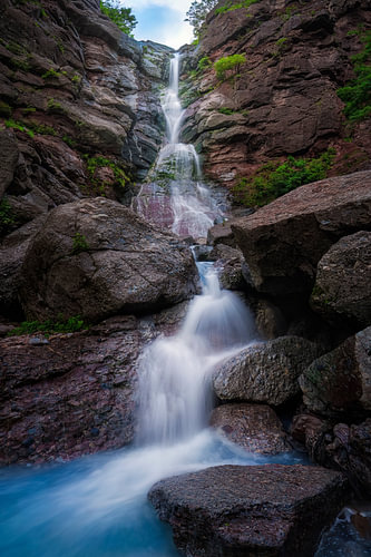 Blauer Wasserfall