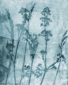 Sogni di fiori. Retro bloemen, planten en grassen in groenblauw van Dina Dankers