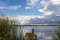 Wolkenluchten boven het Braassemermeer