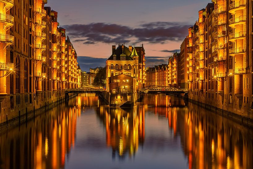 Zonsondergang bij de Speicherstadt, Hamburg van Henk Meijer Photography