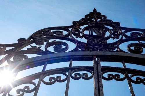 Frankrijk,  hekwerk met zon