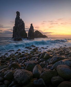 Sunrise in Madeira island van Erel Turkay