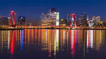 Willemsbrug in Rotterdam voor zonsopgang
