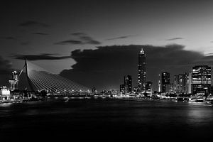 Skyline von Rotterdam auf der anderen Seite der Maas von Insolitus Fotografie