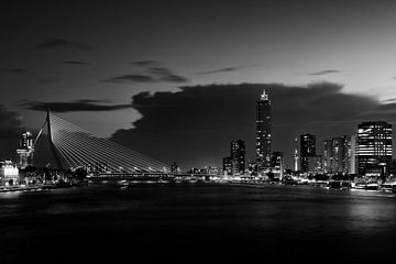 Rotterdam skyline over de Maas