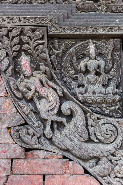 Decoratieve sculptuur bij de Uma Maheshwor tempel in Kirtipur van Marc Venema