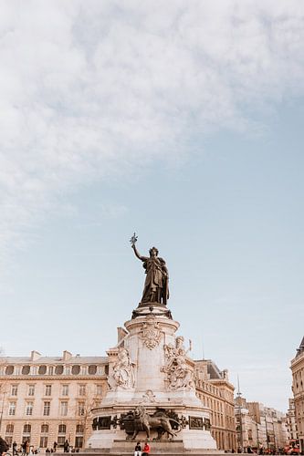 Place de la République fotografiert in Paris | Straßenfotografie | Architektur