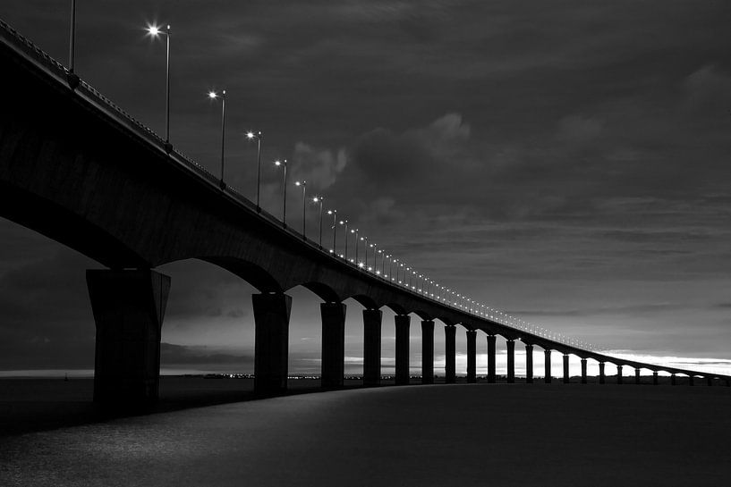 Pont l'Île de Re 6 heure le matin  par Patrick LR Verbeeck