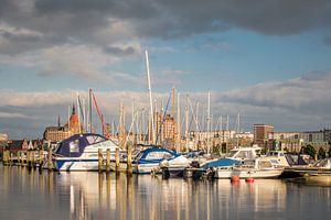 Blick über die Warnow auf Rostock