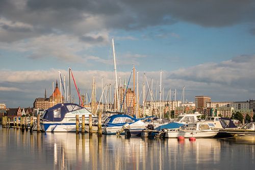 Blick über die Warnow auf Rostock