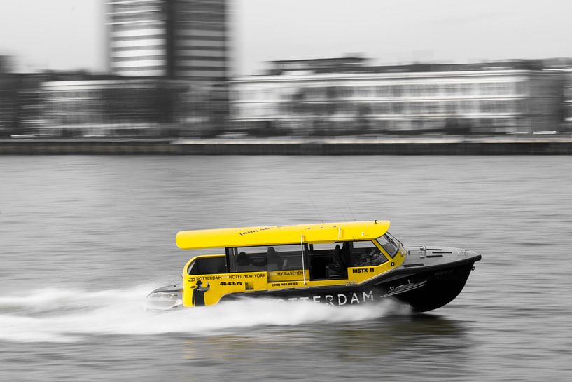Water taxi Rotterdam by Kunstdoorsuus