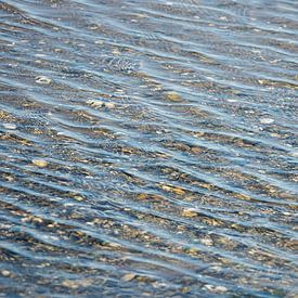 Opkomend water in de Waddenzee van Anneke Wapstra