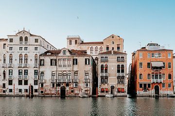 Prachtige architectuur in stil Venetië, Italië van Milene van Arendonk