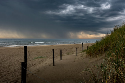 Orage au-dessus de la mer