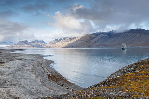 Tall Ship Barquentine Antigua in de wateren rondom Spitsbergen