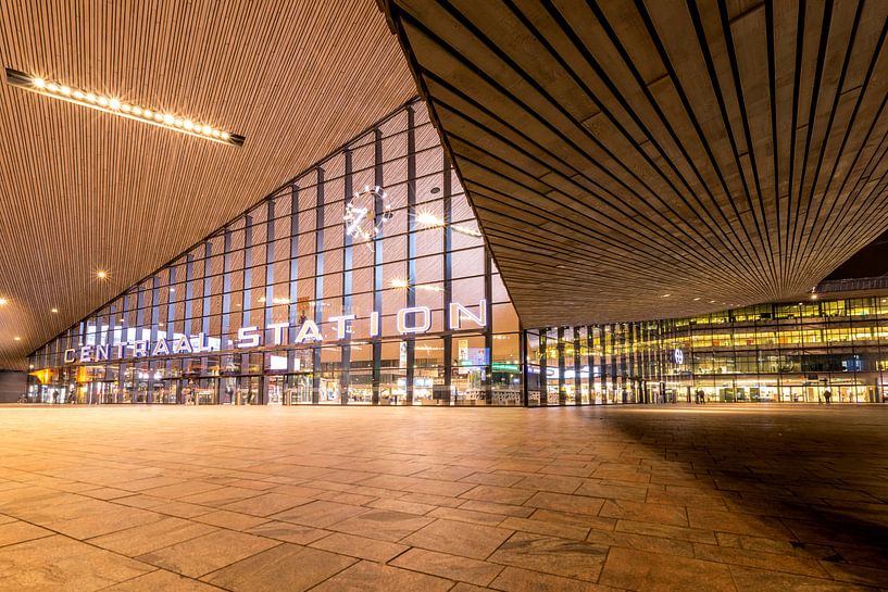 Rotterdam Centraal Station sur Studio Wanderlove