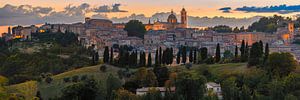 Panorama et coucher de soleil à Urbino, Italie