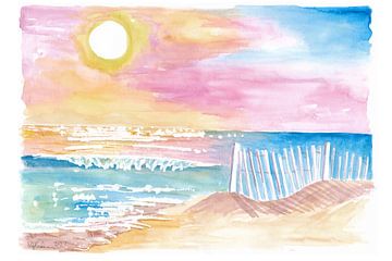 Romantischer weißer Lattenzaun am Strand mit Wellen und Sonnenuntergang von Markus Bleichner