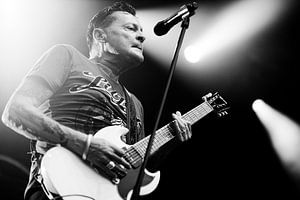 Barry Hay, Golden Earring (zwart-wit) by Roel Janssen