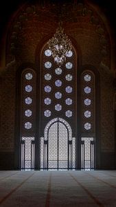 Porte de la mosquée Hassan II à Casablanca. sur Rene Siebring