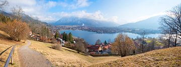 hiking route to Leeberg hill, view to tourist resort Rottach-Ege sur SusaZoom