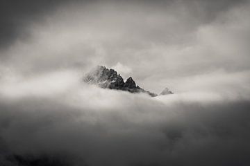 Bergspitzen in den Wolken