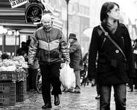 Man op de markt.