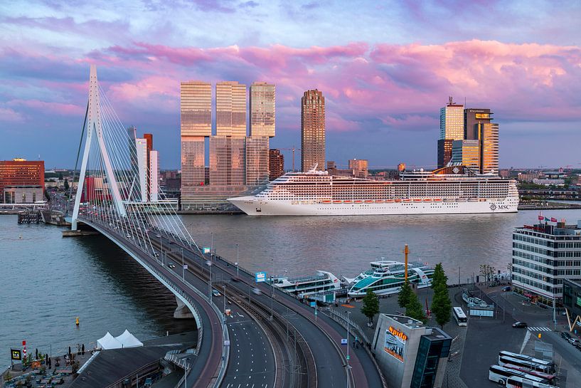 Cruiseseizoen gestart in Rotterdam van Midi010 Fotografie