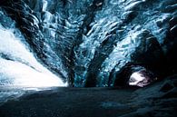 Into the blue cave van René Meester thumbnail