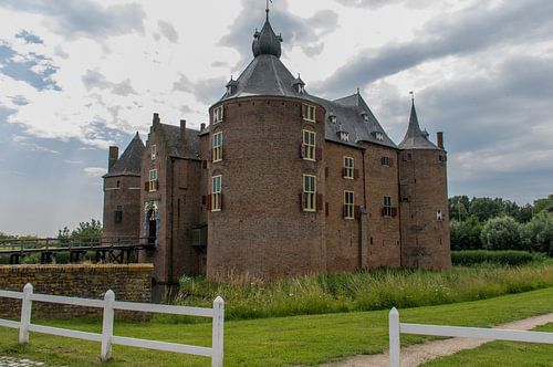 Le château d'Ammersoyen dans le Bommelerwaard le château principal