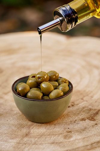 Olives with oil