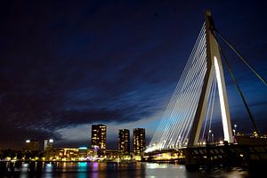 Erasmusbrug @ '' Blauwe Uur '' von Robin Bulters