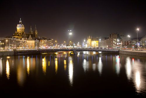 Amsterdam by night van Simone Meijer