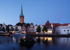 Petrikirche, Obertrave, Abenddämmerung, Altstadt, Lübeck, Deutschland
