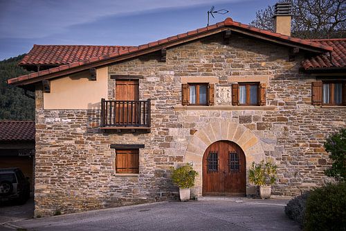 Casa de Campo im Dorf Esquiroz im Morgenlicht