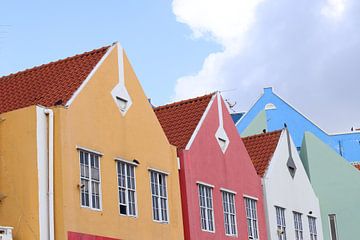 Kleurige huizen op Curaçao van Anthea van den Berg