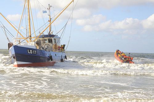 Ameland/Bootje op het strand